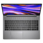 Station de travail mobile HP ZBook Power G10 A vue de face avec écran allumé